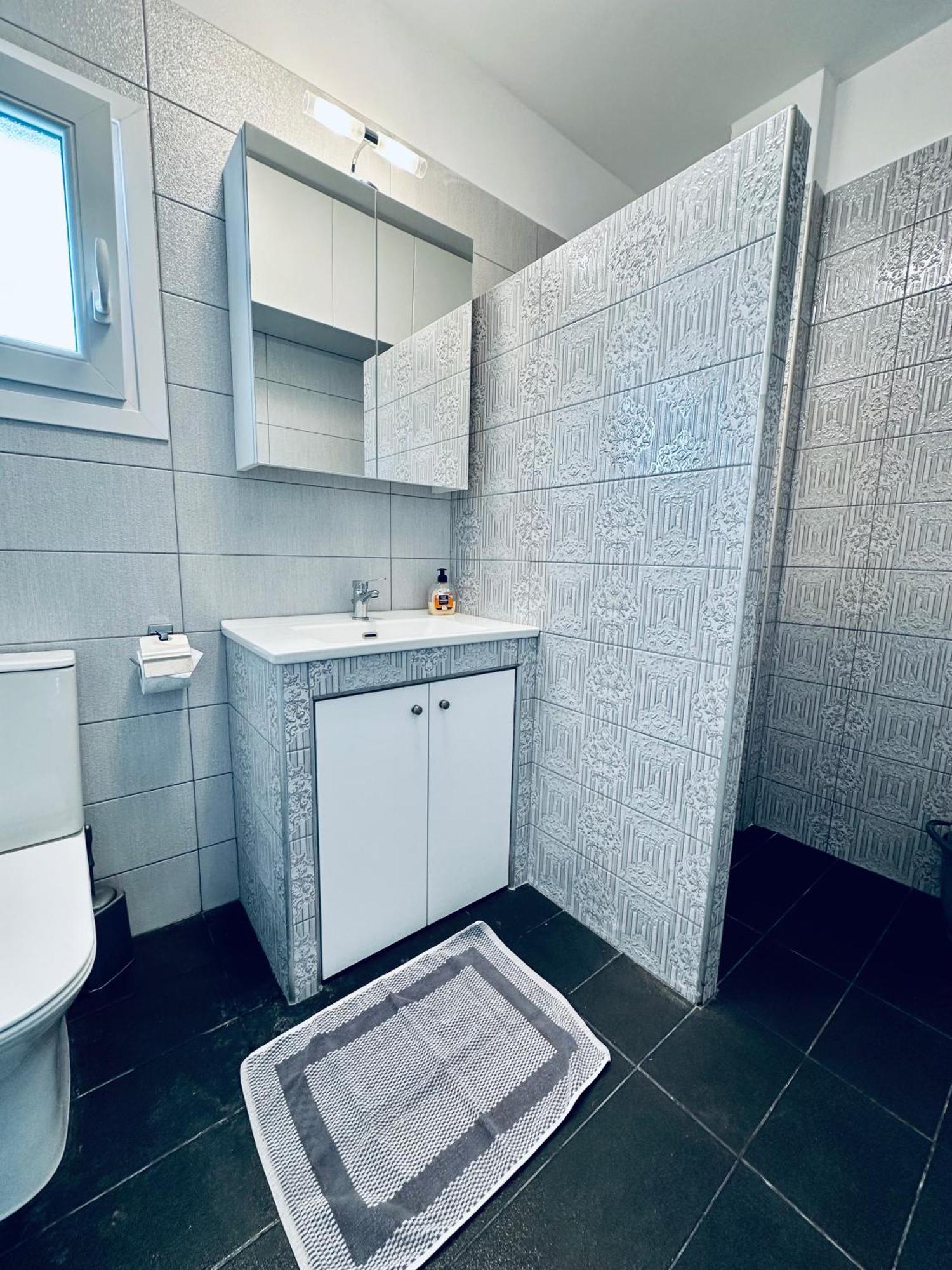 Aris Apartment *